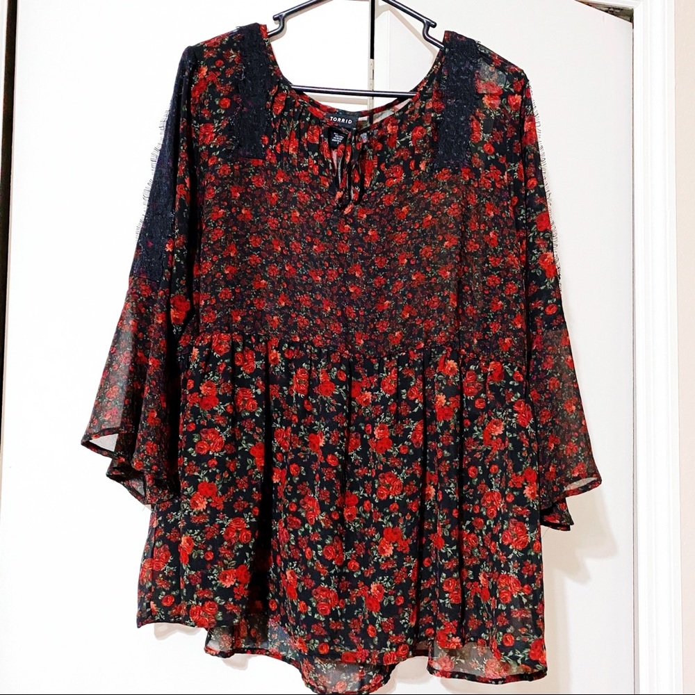 Torrid rose print chiffon lace insert blouse